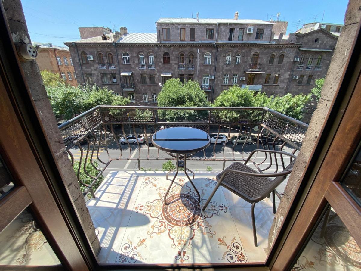 Amiryan Street 1 Bedroom Deluxe Apartment With Balcony Am104 Yerevan Exterior photo